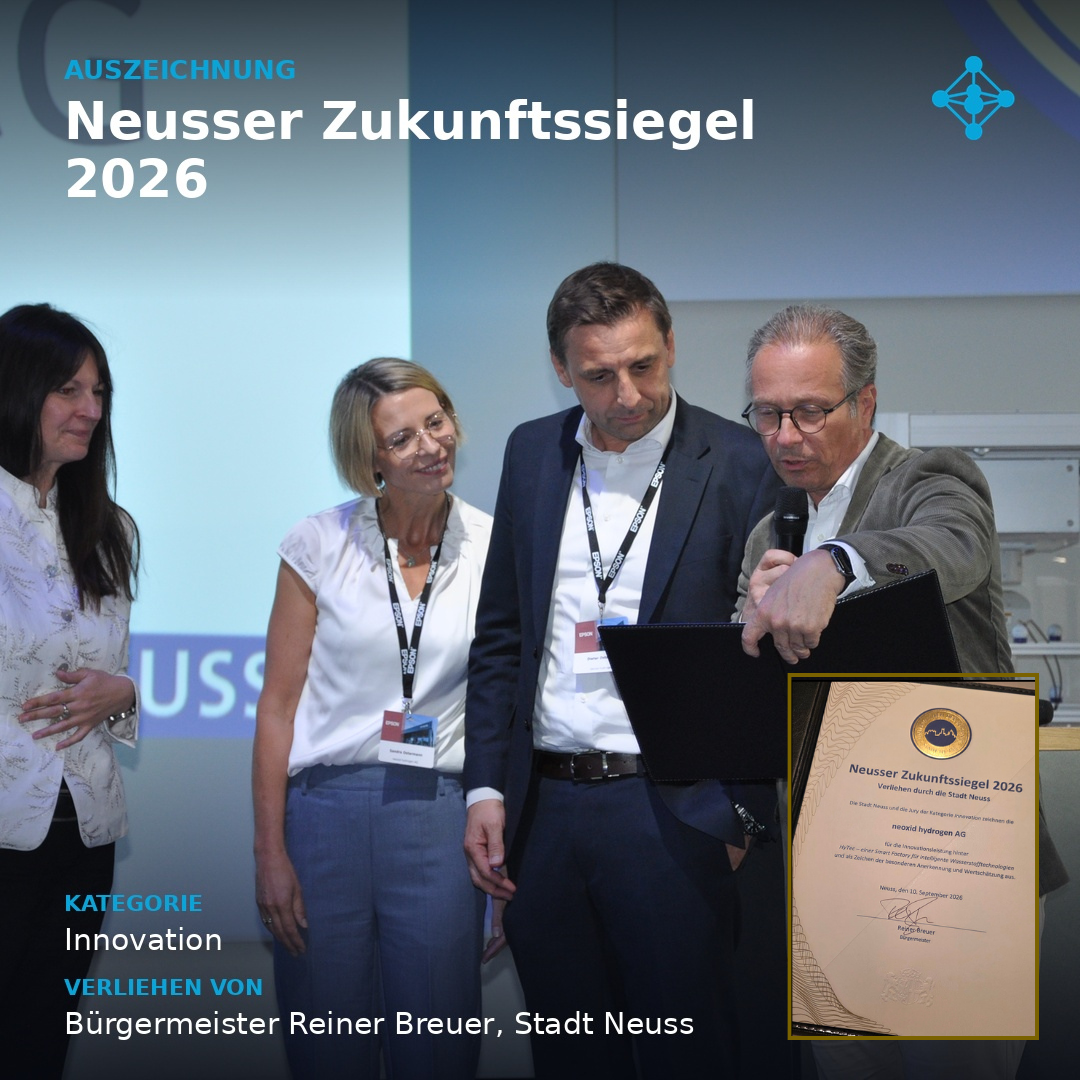 Vergabe der Urkunde durch Bürgermeister Breuer